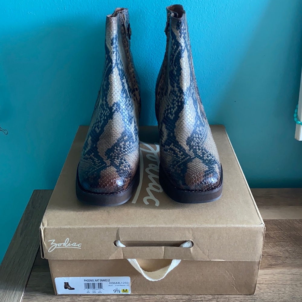 COPY - Snake print boots 9 1/2, ran small, can’t wear.